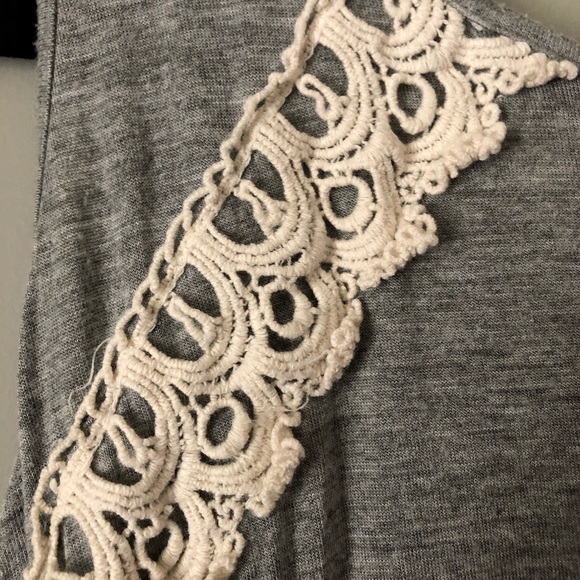 Tank top Grey and Lace Shirt - Picture 3 of 6